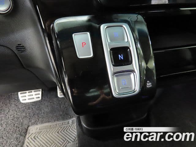 Hyundai Staria 2022 — ფოტო 9/20