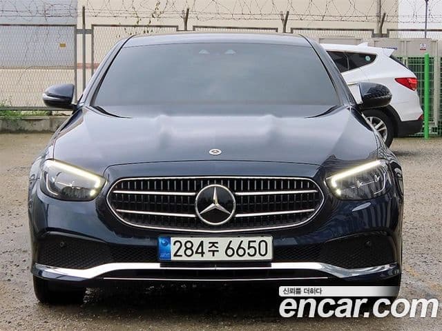 Mercedes-Benz E-Class 2021 — фото 10 из 10