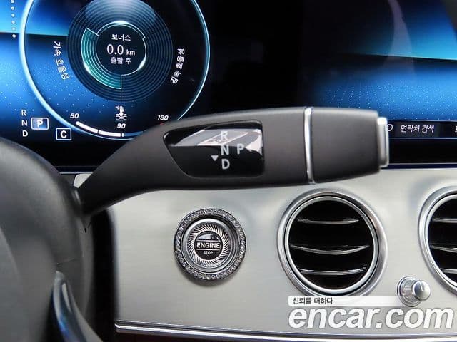 Mercedes-Benz E-Class 2021 — фото 9 из 10