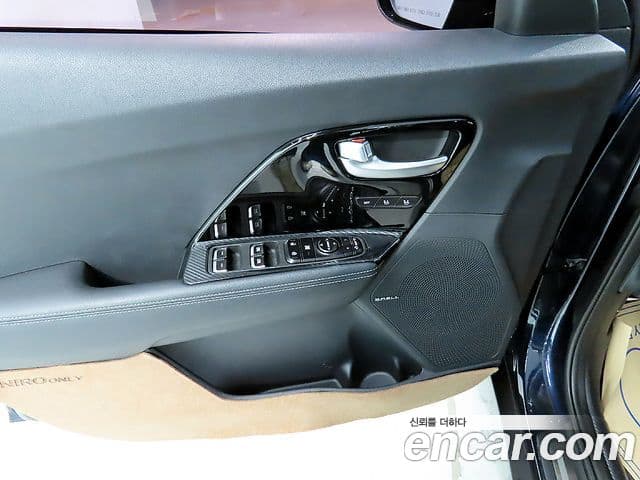 Kia Niro 2020 — фото 14 из 19