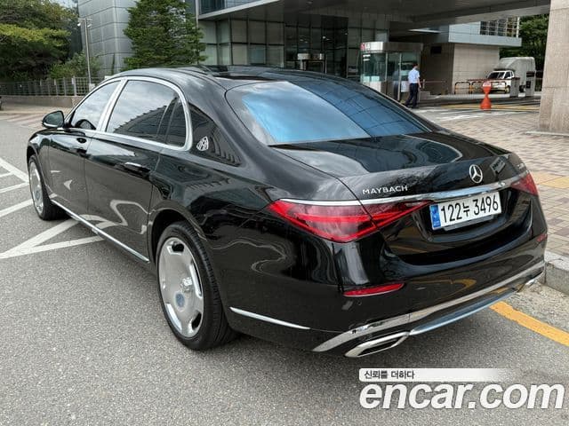 Mercedes-Benz S-Class 2023 — Photo 18/19