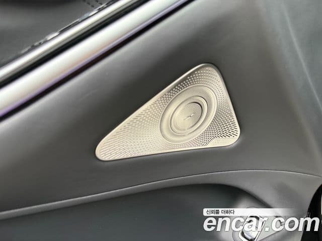 Mercedes-Benz S-Class 2023 — Photo 8/19