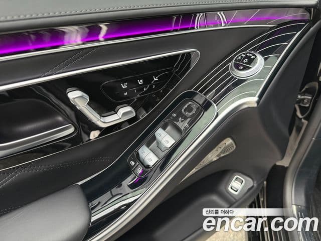 Mercedes-Benz S-Class 2023 — Photo 12/19