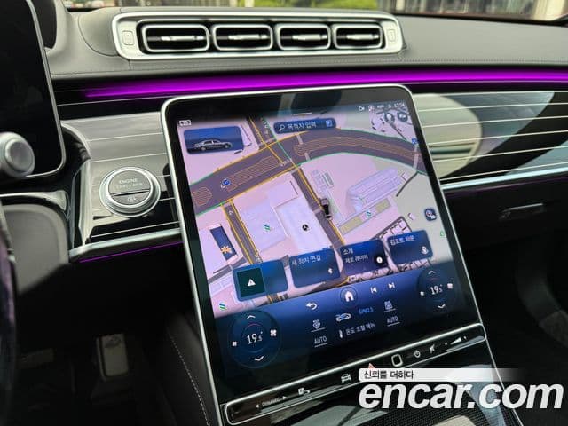 Mercedes-Benz S-Class 2023 — Photo 10/19