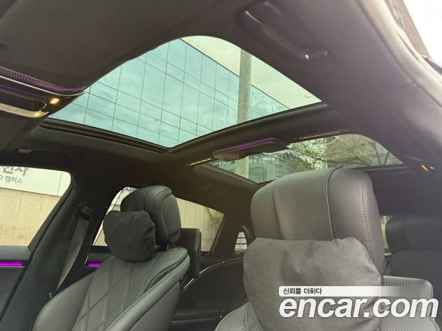 Mercedes-Benz S-Class 2023 — Photo 16/19