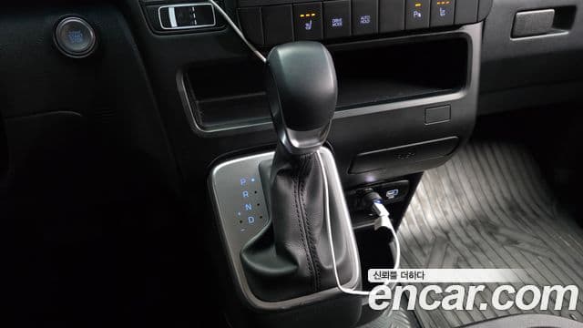 Hyundai Staria 2025 — фото 9 из 20