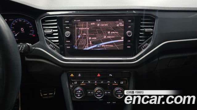 Volkswagen T-Roc 2021 — Şəkil 15/20