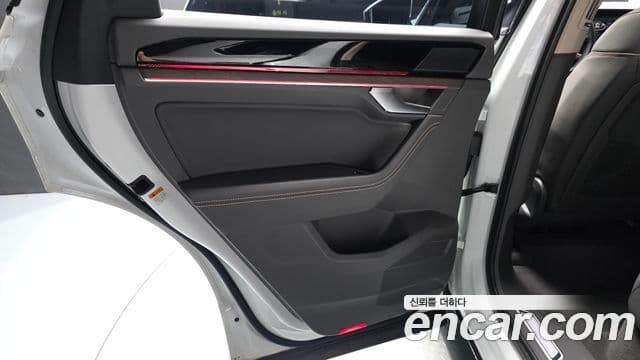 Volkswagen Touareg 2023 — Photo 34/40