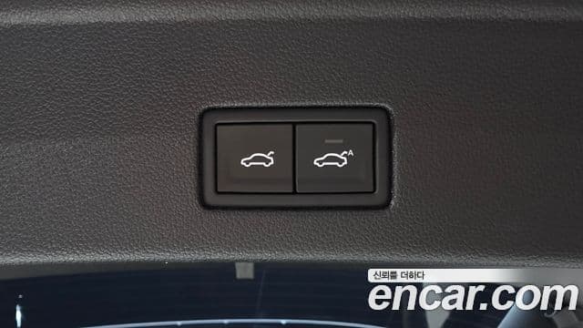 Volkswagen Touareg 2023 — Photo 35/40