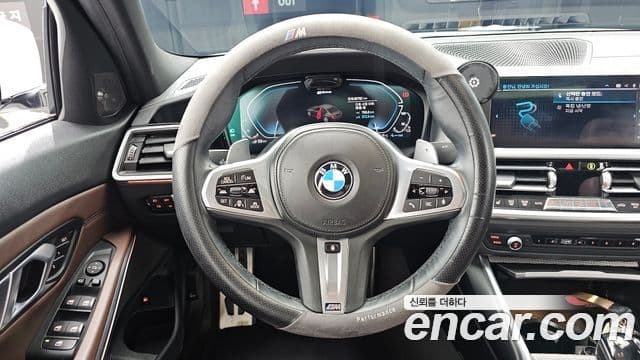 BMW 3 Series 2020 — ფოტო 13/20