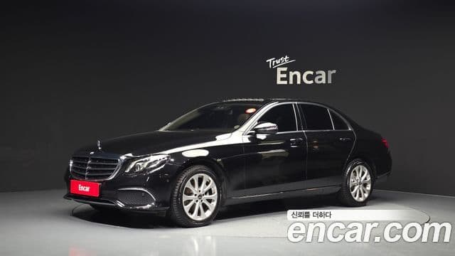 Mercedes-Benz E-Class 2019 — ფოტო 1/20
