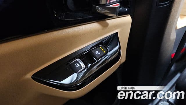 Kia Carnival 2022 — Фото 19/20