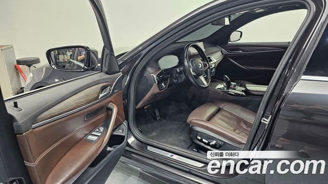 BMW 5 Series 2020 — Şəkil 8/20