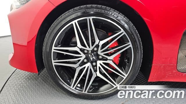 Kia Stinger 2021 — ფოტო 5/20