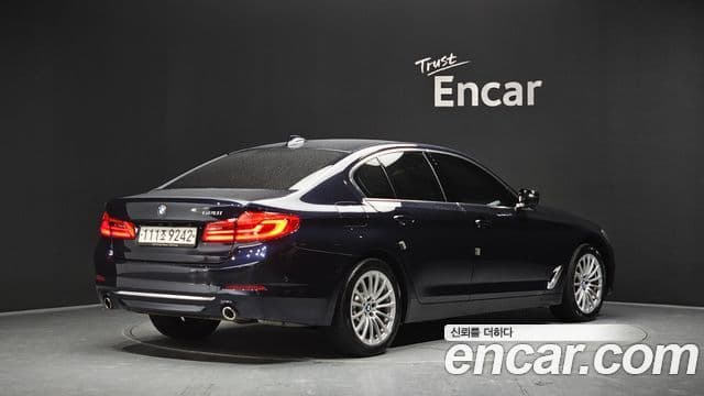 BMW 5 Series 2020 — фото 2 из 20