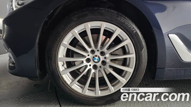 BMW 5 Series 2020 — фото 5 из 20