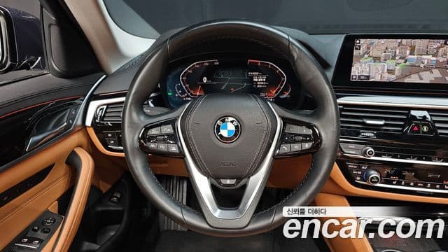 BMW 5 Series 2020 — фото 13 из 20