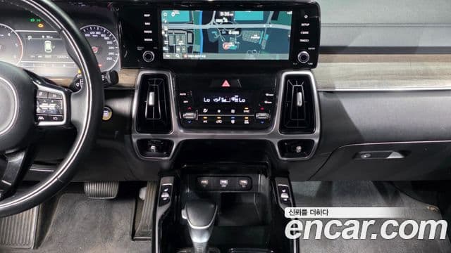 Kia Sorento 2021 — ფოტო 14/20