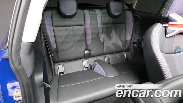 Mini Cooper C 2025 — фото 12 из 20