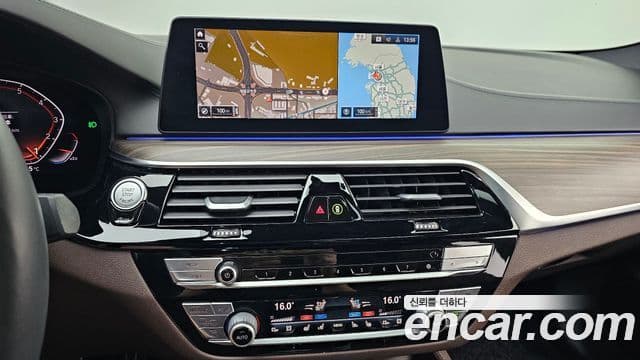 BMW 5 Series 2020 — Şəkil 14/20
