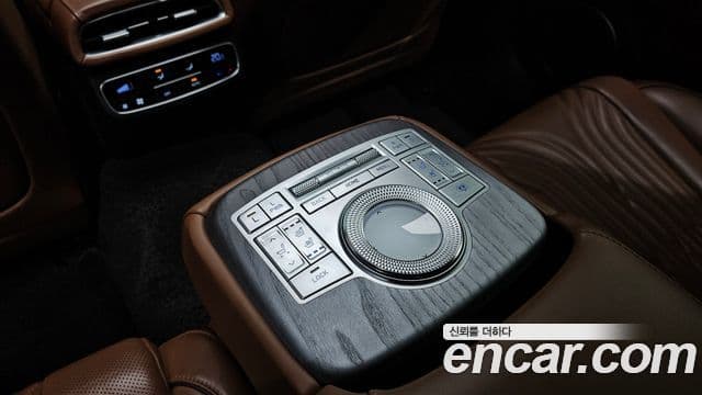 Genesis Electrified G80 2021 — фото 17 из 20