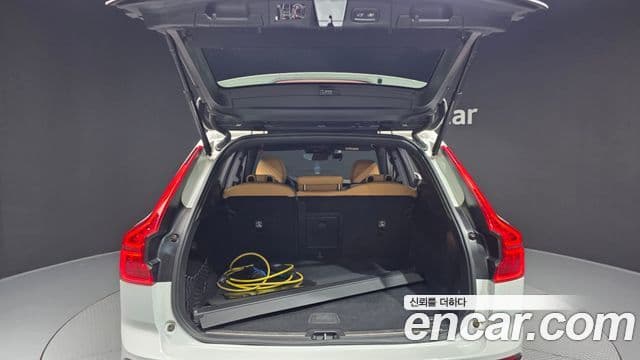 Volvo XC60 2020 — фото 20 из 20
