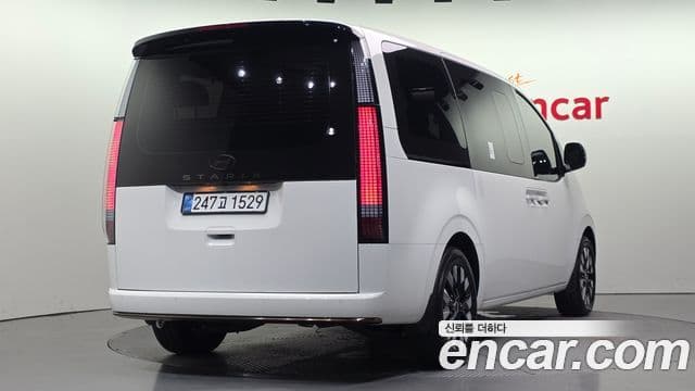 Hyundai Staria 2025 — фото 2 из 20
