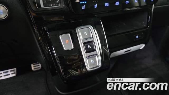 Hyundai Staria 2025 — фото 9 из 20