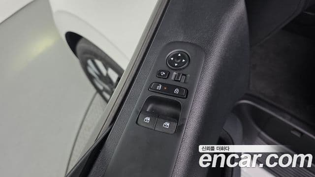 Hyundai Staria 2025 — фото 11 из 20