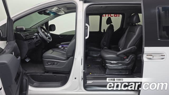 Hyundai Staria 2025 — фото 16 из 20