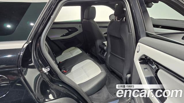 Land Rover Range Rover Evoque 2025 — ფოტო 11/20