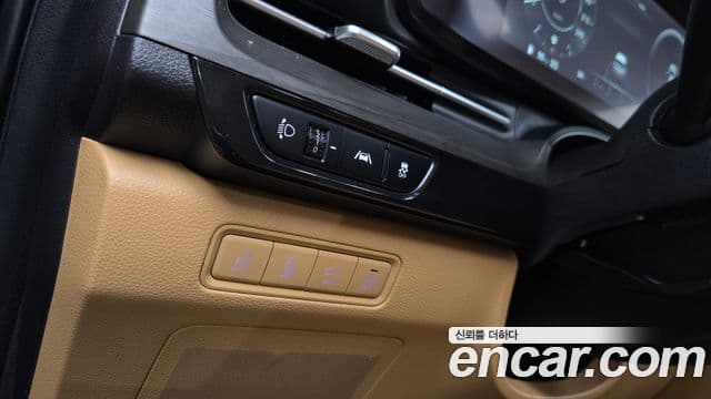 Kia Carnival 2023 — фото 17 из 20