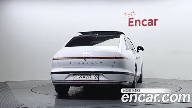 Hyundai Grandeur 2023 — ფოტო 4/20