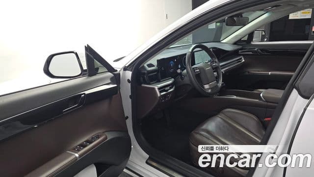 Hyundai Grandeur 2023 — ფოტო 10/20