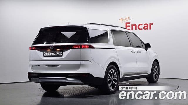 Kia Carnival 2021 — Фото 2/20