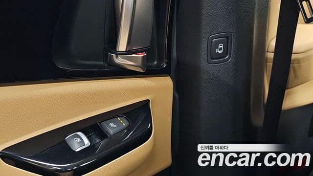 Kia Carnival 2021 — Фото 17/20