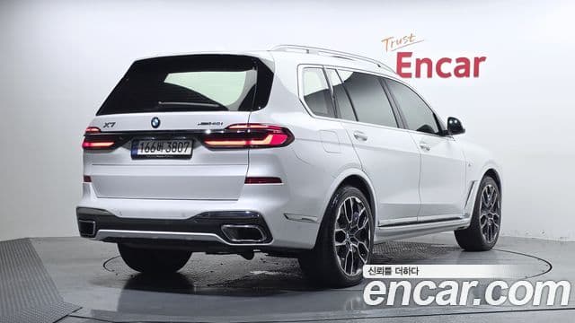 BMW X7 2023 — ფოტო 2/20