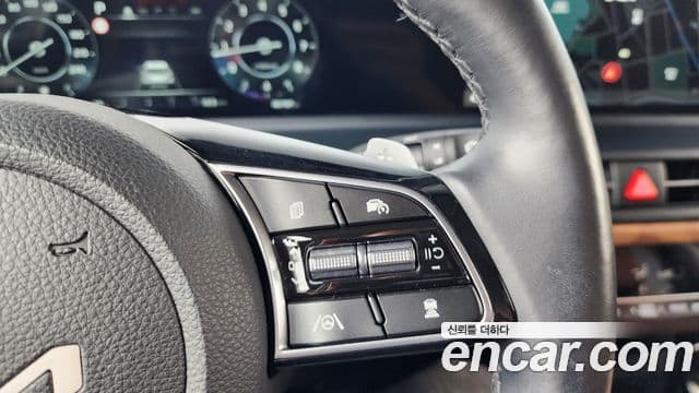 Kia Seltos 2022 — ფოტო 16/20