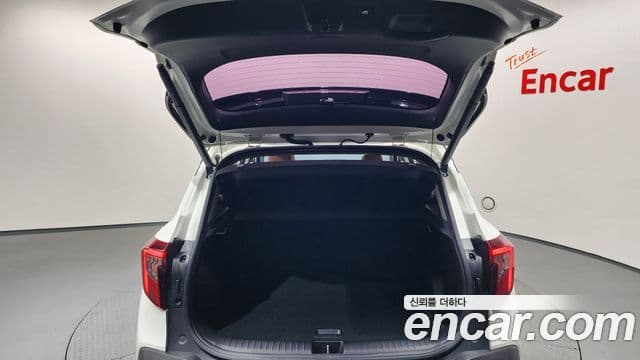 Kia Seltos 2022 — ფოტო 19/20
