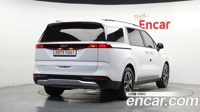 Kia Carnival 2023 — фото 2 из 20