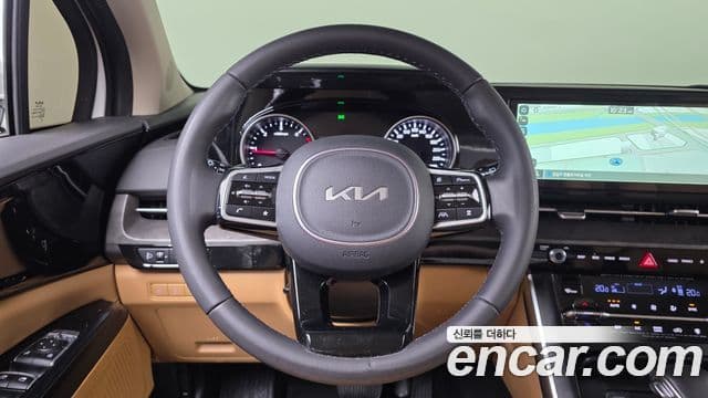 Kia Carnival 2023 — фото 13 из 20