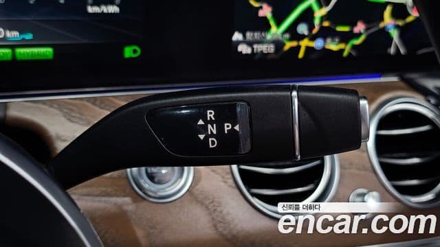 Mercedes-Benz E-Class 2019 — ფოტო 9/20