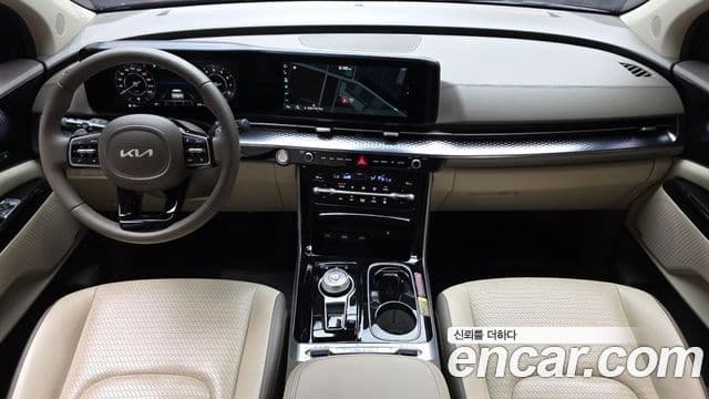 Kia Carnival 2022 — фото 7 из 20