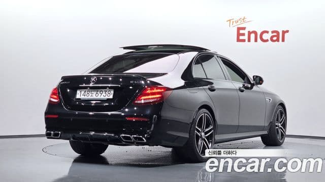 Mercedes-Benz E-Class 2019 — ფოტო 2/20
