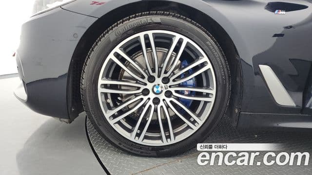 BMW 5 Series 2019 — фото 4 из 20