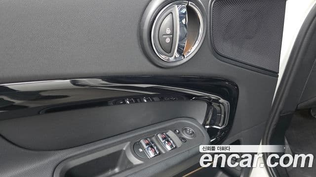 Mini Cooper Countryman 2023 — фото 20 из 20