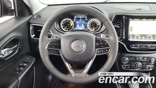 Jeep Cherokee 2022 — фото 13 из 20