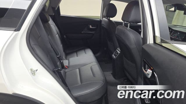 Kia Niro 2020 — фото 13 из 20