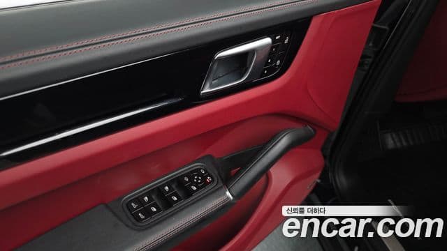 Porsche Cayenne 2020 — Photo 12/35