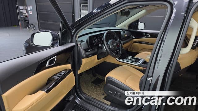 Kia Carnival 2020 — фото 10 из 20
